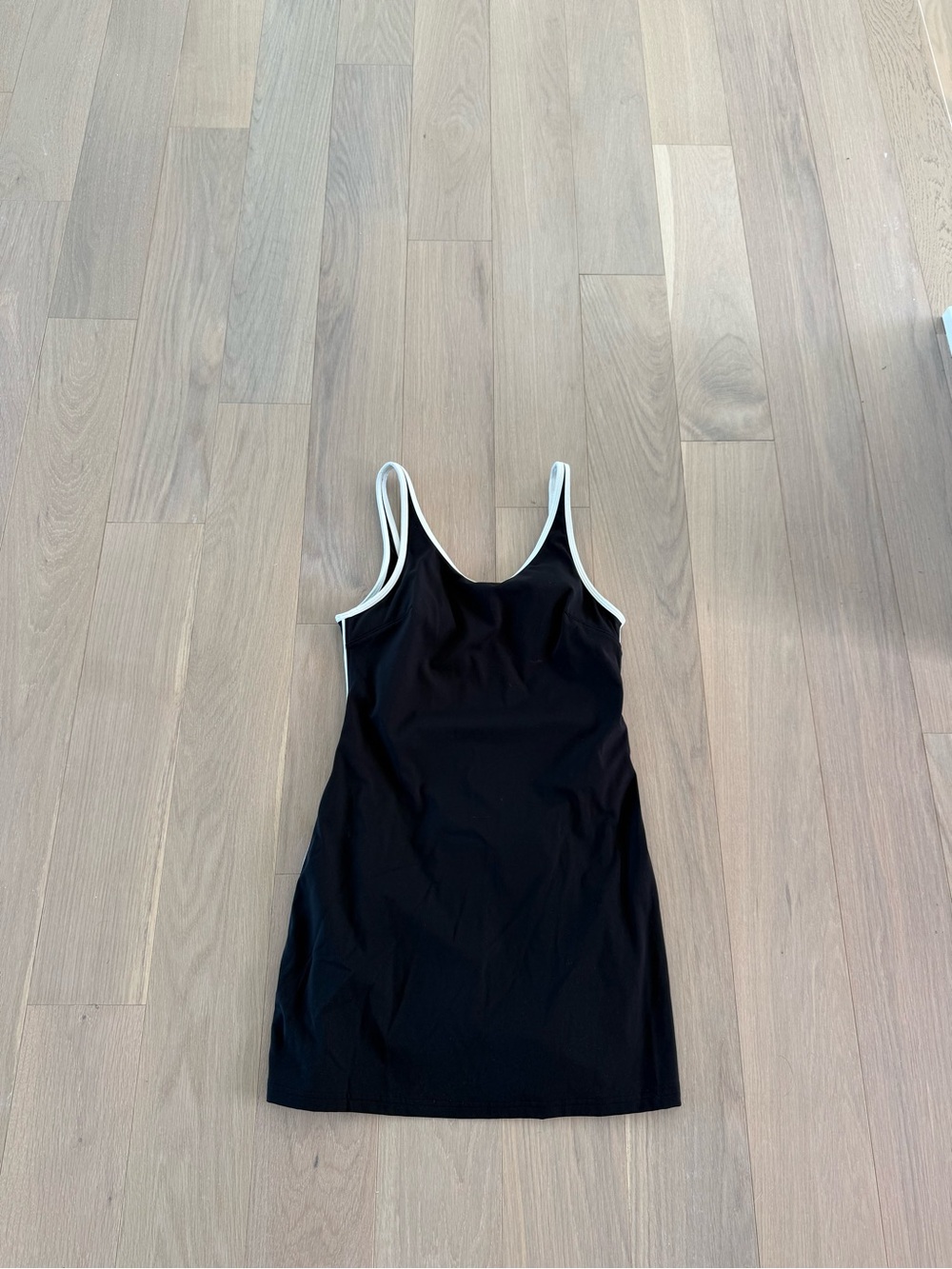GREAT CONDITION Lululemon Scoop Cut Out Tennis Dress